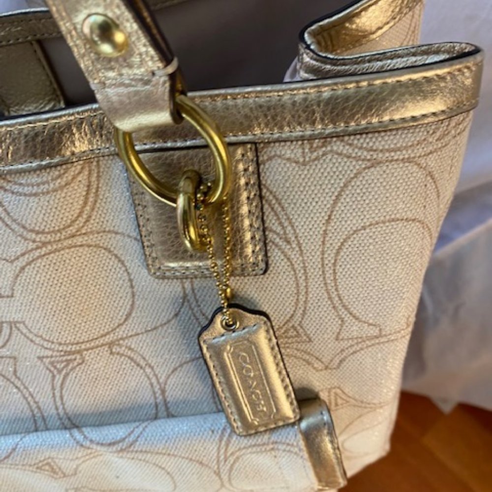 PENELOPE LINEN SIGNATURE TOTE (COACH F19266) - Picture 4 of 8